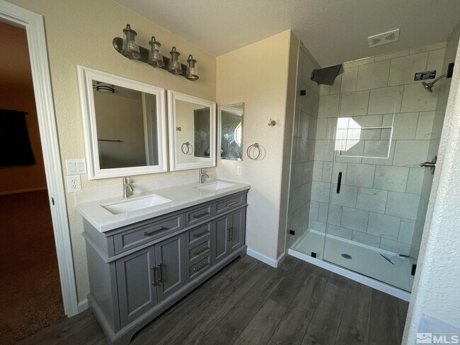 Building Photo - 17895 Timber Grove Ct