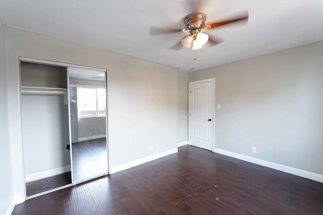 Building Photo - 5610Hoop - L