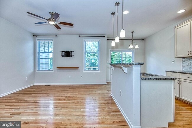 Building Photo - 208 Croft Square