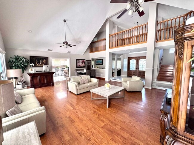 Building Photo - 313 Linden Ln