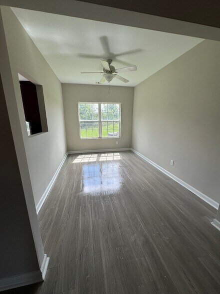 Building Photo - 1002 Mill Creek Way