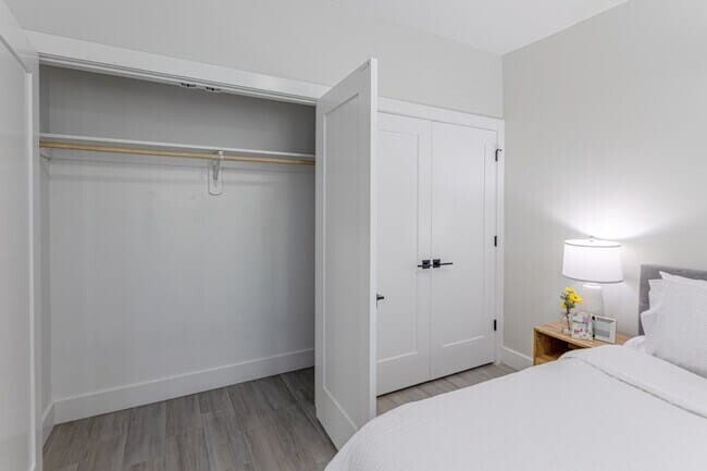 Building Photo - 130 Ellis Ave