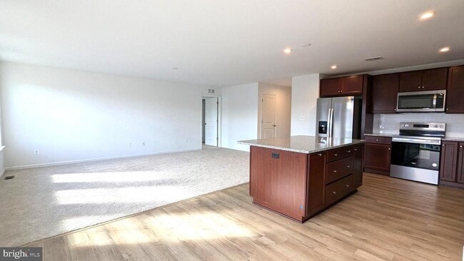 Building Photo - 11 Edinburgh Ct