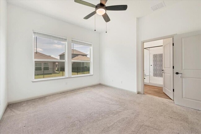 Building Photo - 133 Monterey Oak Trl