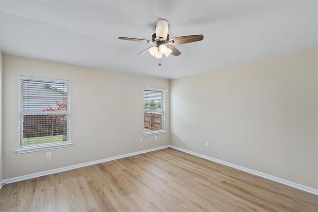 Building Photo - 519 Pinnacle Dr
