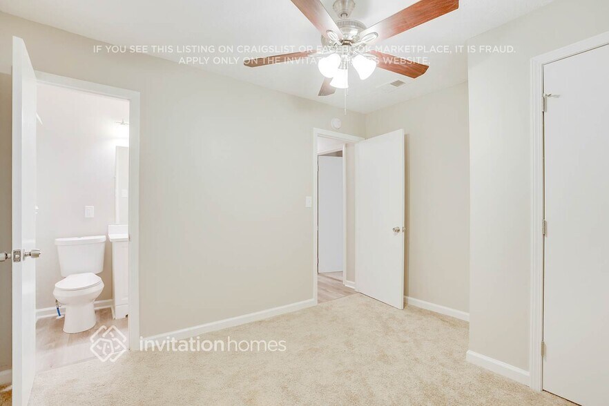Building Photo - 7039 Carolyn Cir