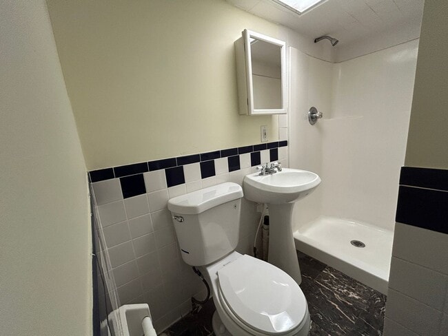 Building Photo - MORE PICTURES COMING SOON! Spacious 3 Bedr...