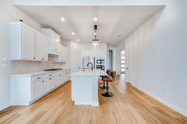 Building Photo - 9446 Pilares Rdg Dr