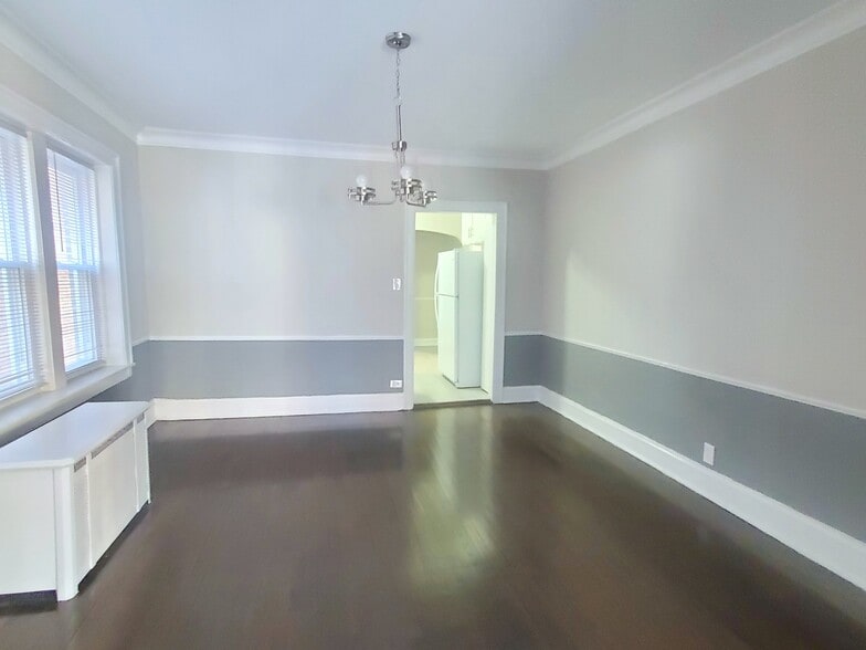 Building Photo - 8028 S Phillips Ave