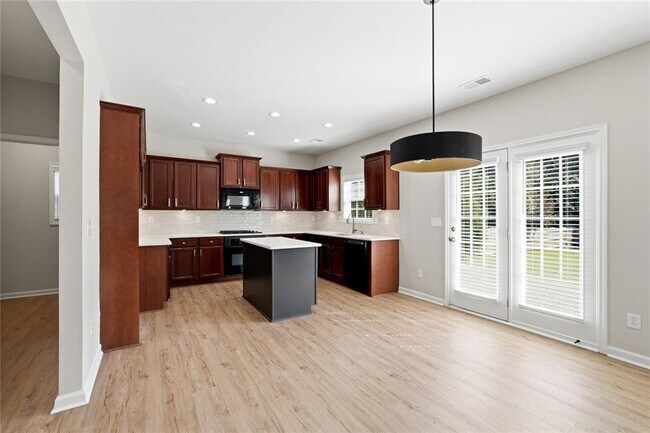Building Photo - 2725 Blackstock Dr
