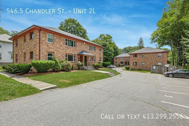 Building Photo - 546.5 Chandler St