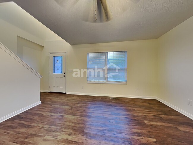 Building Photo - 10319 Stonewall Ct