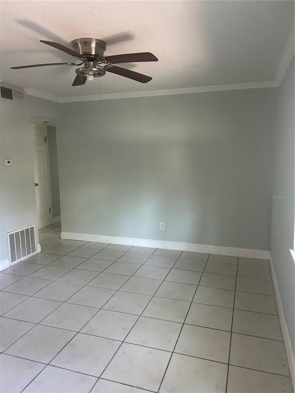 Building Photo - 206 N Cypress Way