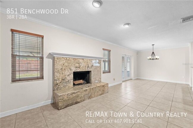 Building Photo - 851 Benchwood Dr