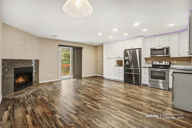 Building Photo - 2355 Villa Rosa Dr