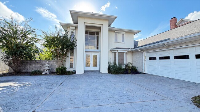 Building Photo - 4601 Country Club View