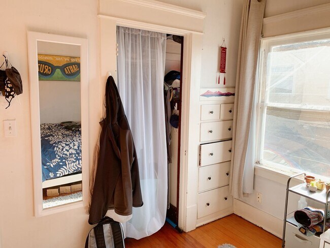 Building Photo - 1021/1023 High St