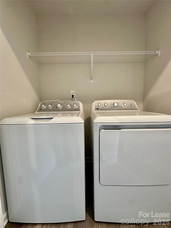 Building Photo - 8038 Sinnet Pl