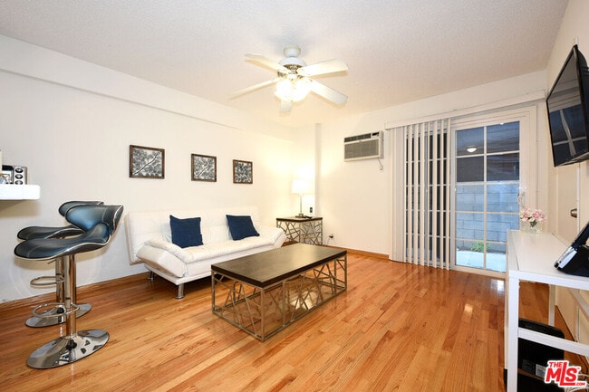 Building Photo - 3720 Vinton Ave