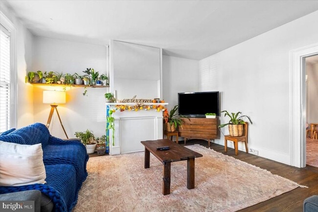 Building Photo - 222 S Raleigh St