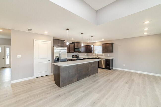 Building Photo - 3708 Parrot Ct