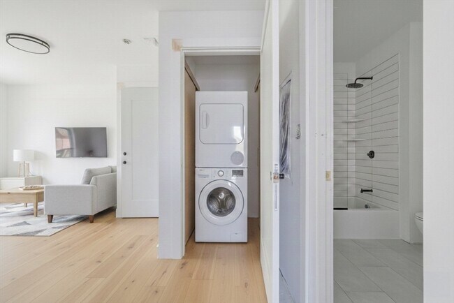 Building Photo - 1035 Commonwealth Ave