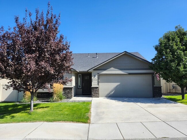 Building Photo - Beautiful One Level in the Reserve At Clea...
