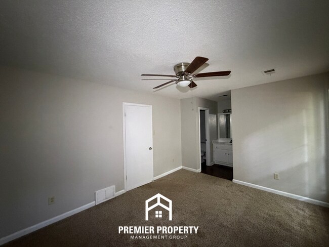 Building Photo - Charming 3BR/2BA Bartlett Area Home | Brick Fireplace & Bay Window