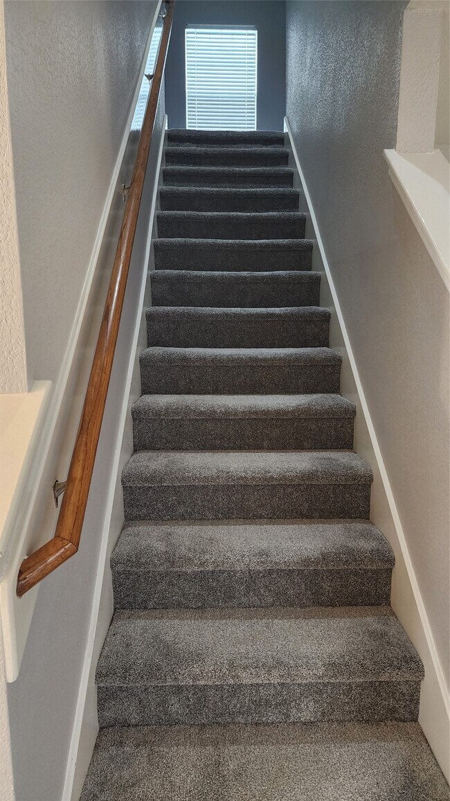 Building Photo - 22207 Greengate Dr