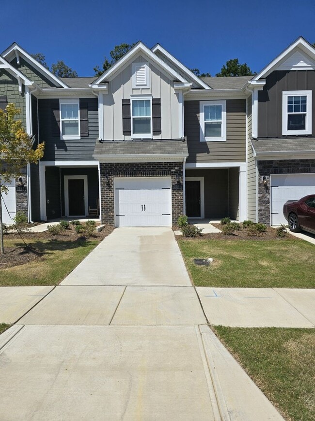 Building Photo - New Construction 3BR/2.5BA Townhome in Monroe