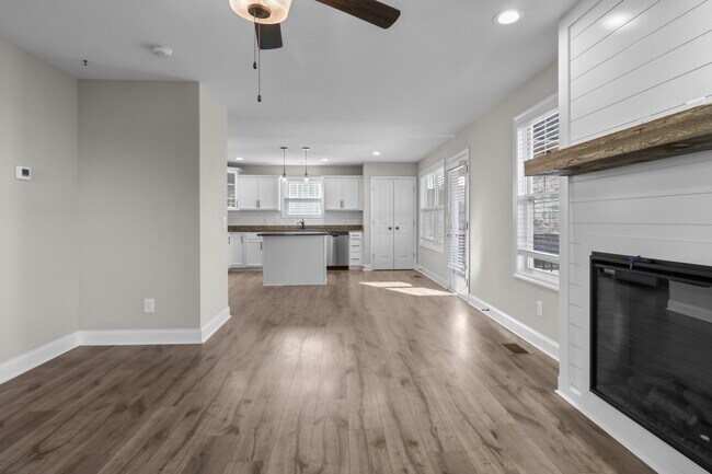 Building Photo - 1176 Elizabeth Ln