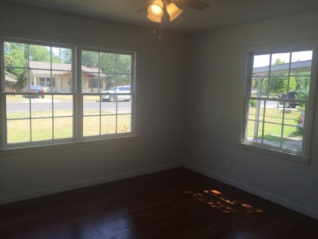 Building Photo - 2805 33rd St