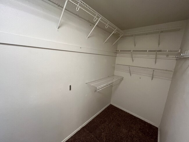 Building Photo - Cozy SE Bend 3 Bed/2 Bath Home on Large Co...