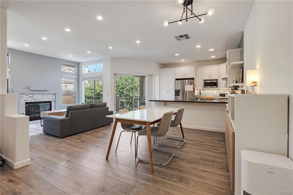 Building Photo - 922 S Country Glen Way