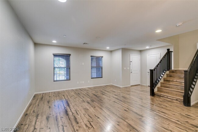 Building Photo - 3009 Camino Sereno Ave