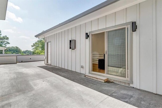 Building Photo - 2712 Stargazer Terrace