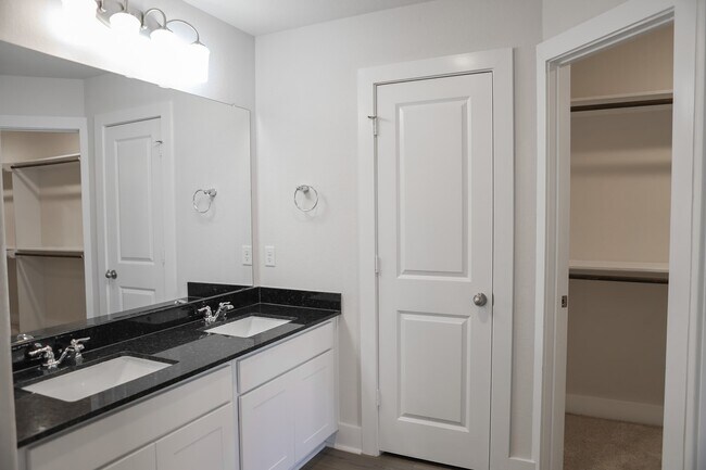 Building Photo - 20551 Prairie Cypress Dr