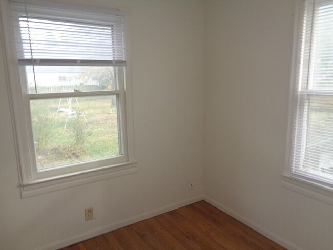 Building Photo - 5613 Baldwin Ave