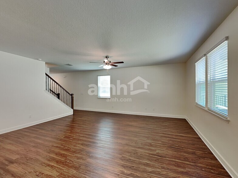 Building Photo - 1172 Tan Tara Trail