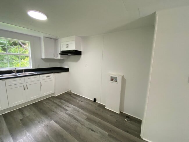 Building Photo - Newly remodeled home is located in Lancast...