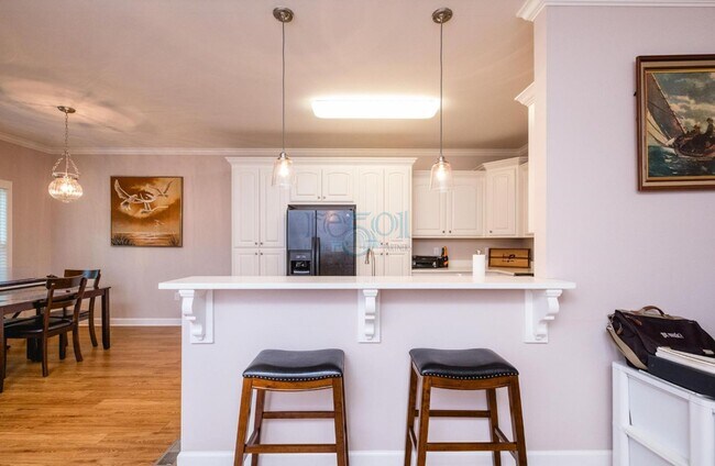 Building Photo - Gorgeous Find In West Little Rock!