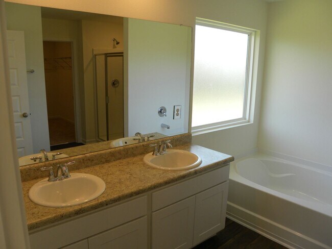 Building Photo - ***Price Reduction*** Beautiful Home in Foley
