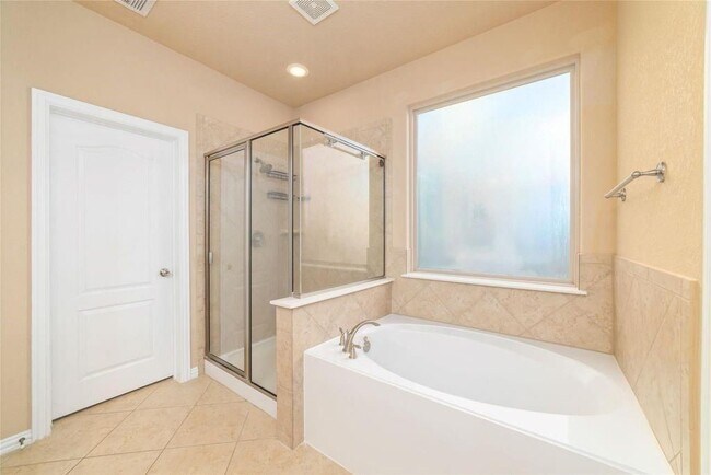 Building Photo - 2051 Brodie Ln