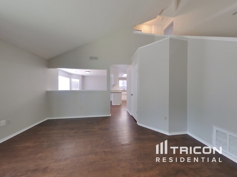 Building Photo - 1208 Cape Cod Dr