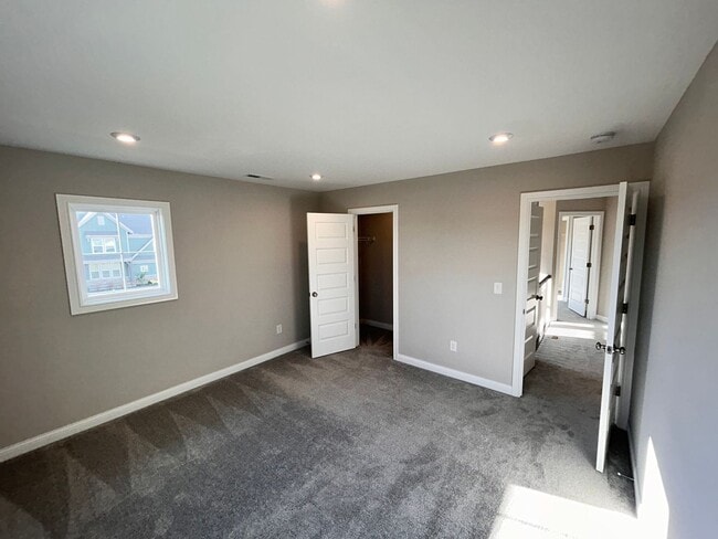 Building Photo - Home For Lease