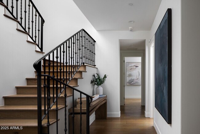 Building Photo - 7730 N Mockingbird Ln