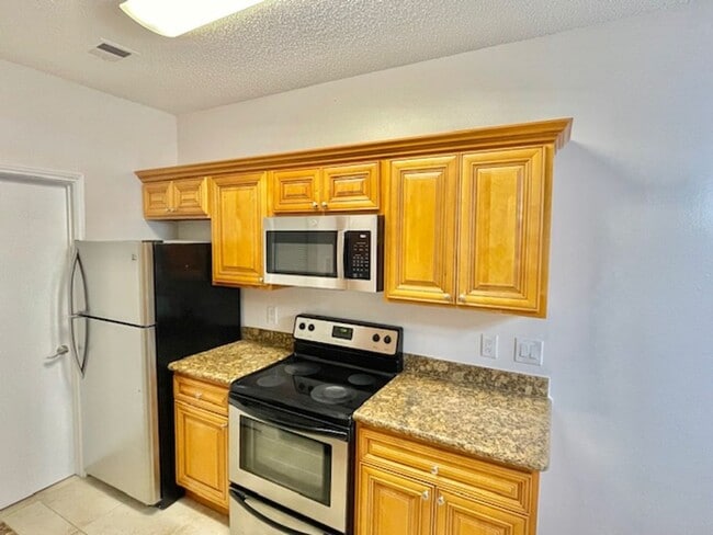 Building Photo - Lake Mary - 2 Bedroom, 2 Bathroom - $1,595.00