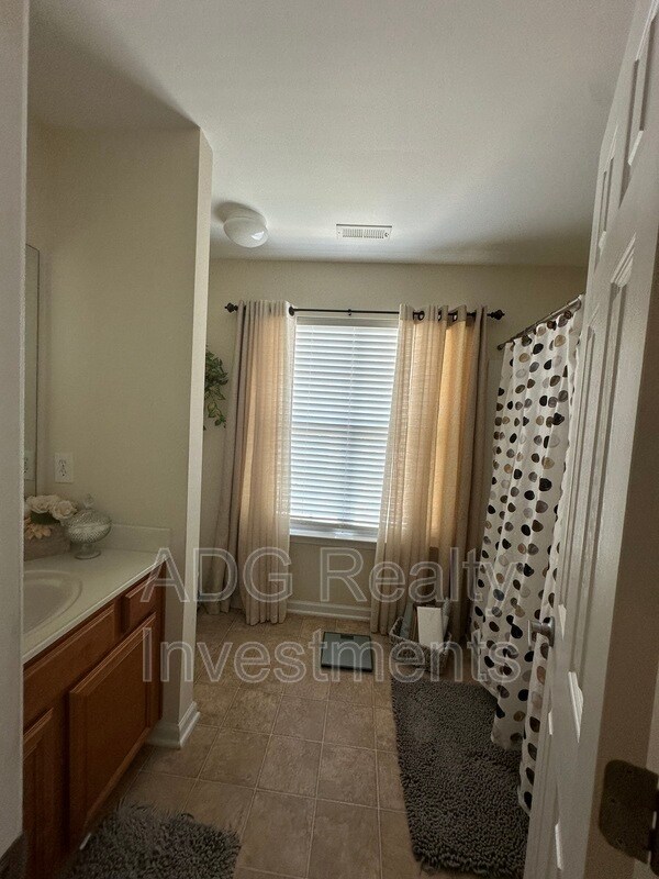 Building Photo - 6629 Pattonsburg Dr