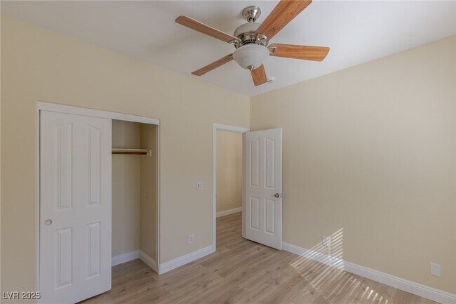 Building Photo - 10382 Cherry Brook St