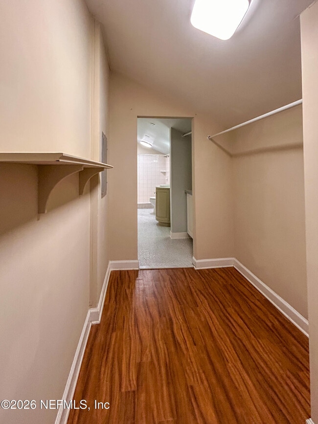 Building Photo - 3944 Boone Park Ave